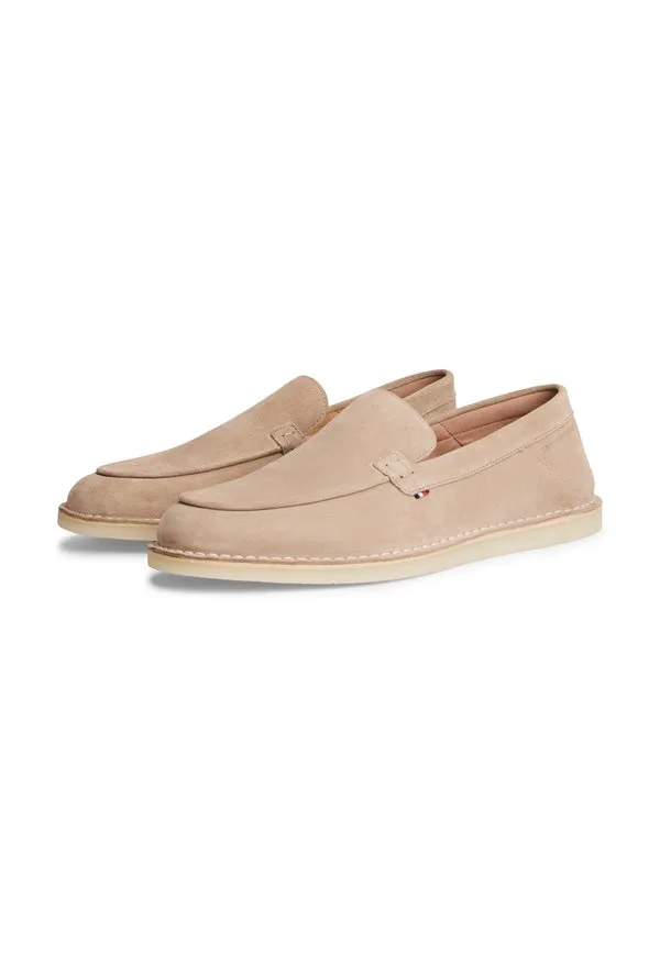 Замшевые лоферы-слипоны с тисненым логотипом Tommy Hilfiger, Coastal Taupe — фото 2