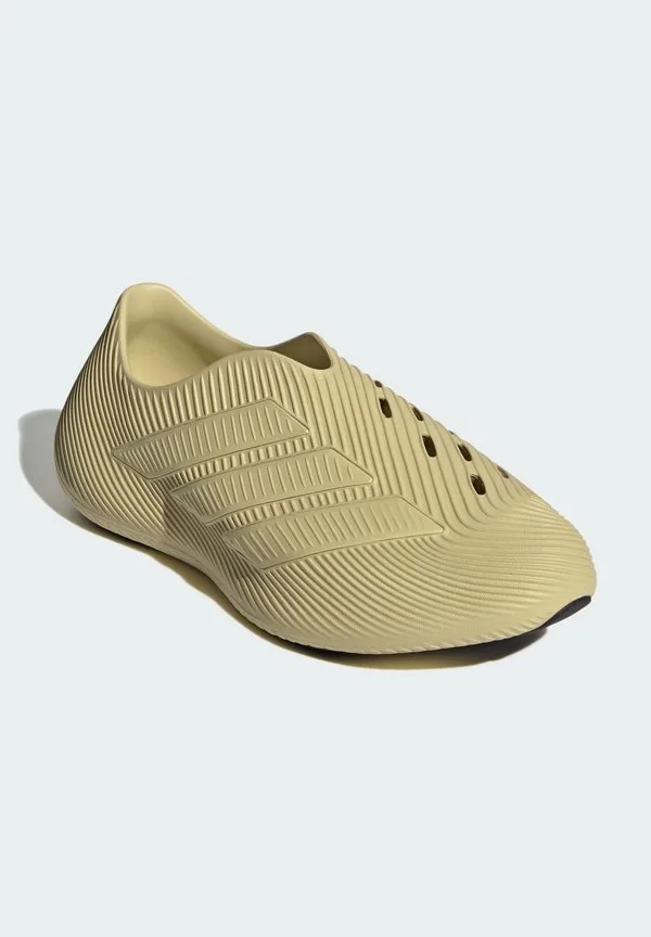 Слипоны purechill Adidas Sportswear, Golden Beige Golden Beige Core Black — фото 2