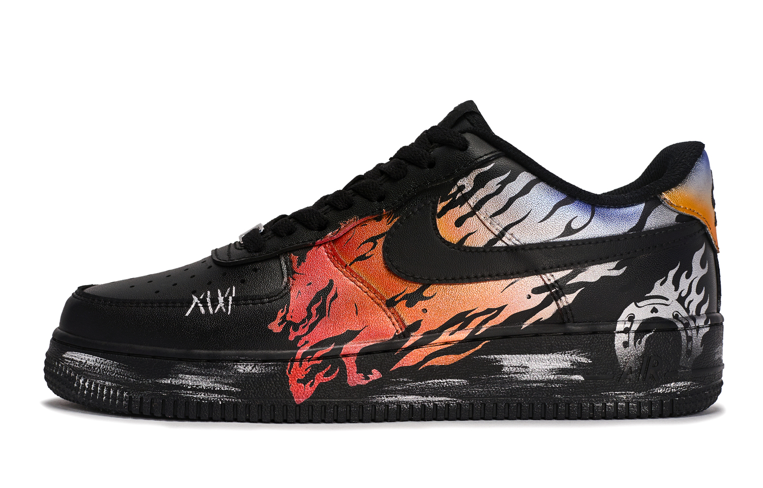 

Air Force 1 07 811 Manufacturing, Inferno Stallion Low top скейтборд обувь Unisex черный оранжевый серебристый Nike, черный оранжевый синий серебряный