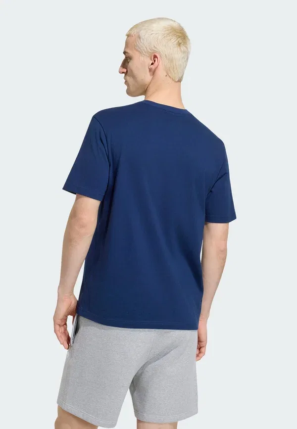 Футболка Adidas Originals Loo31 basic t-shirt, цвет ночной индиго — фото 3
