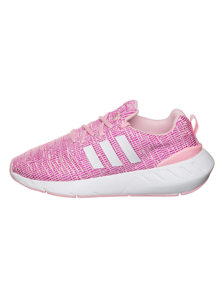 

Кроссовки на шнуровке adidas, розовый