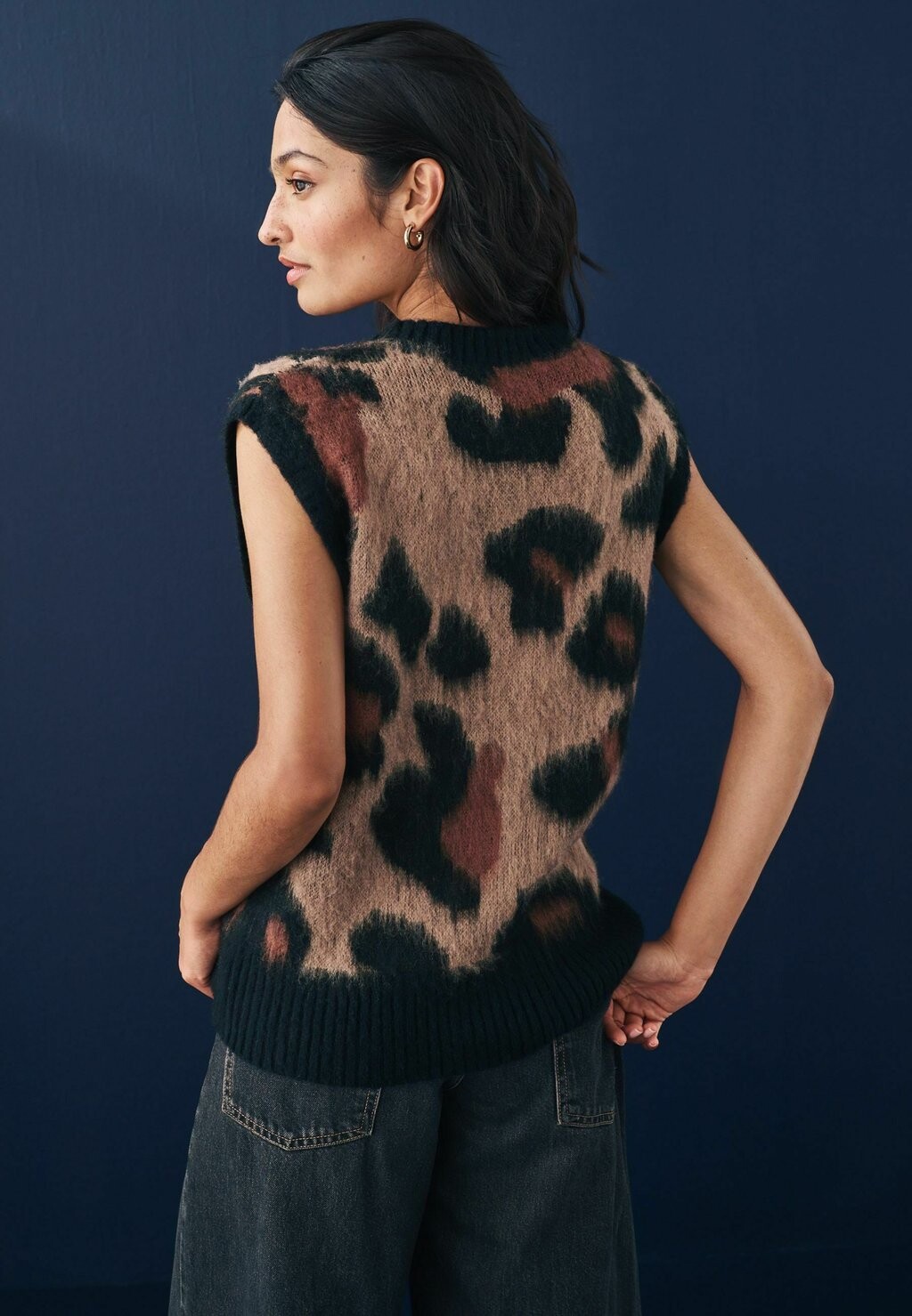

Жилет REGULAR FIT BUTTON FRONT Next, коричневый