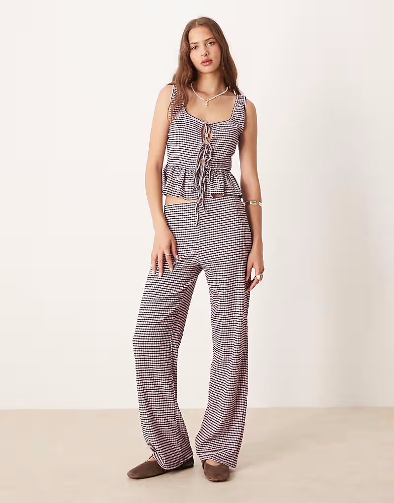 

Широкие брюки ASOS DESIGN в розово-черную клетку