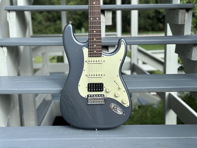 

Электрогитара Suhr Classic S Vintage HSS "Antique" @AIFG