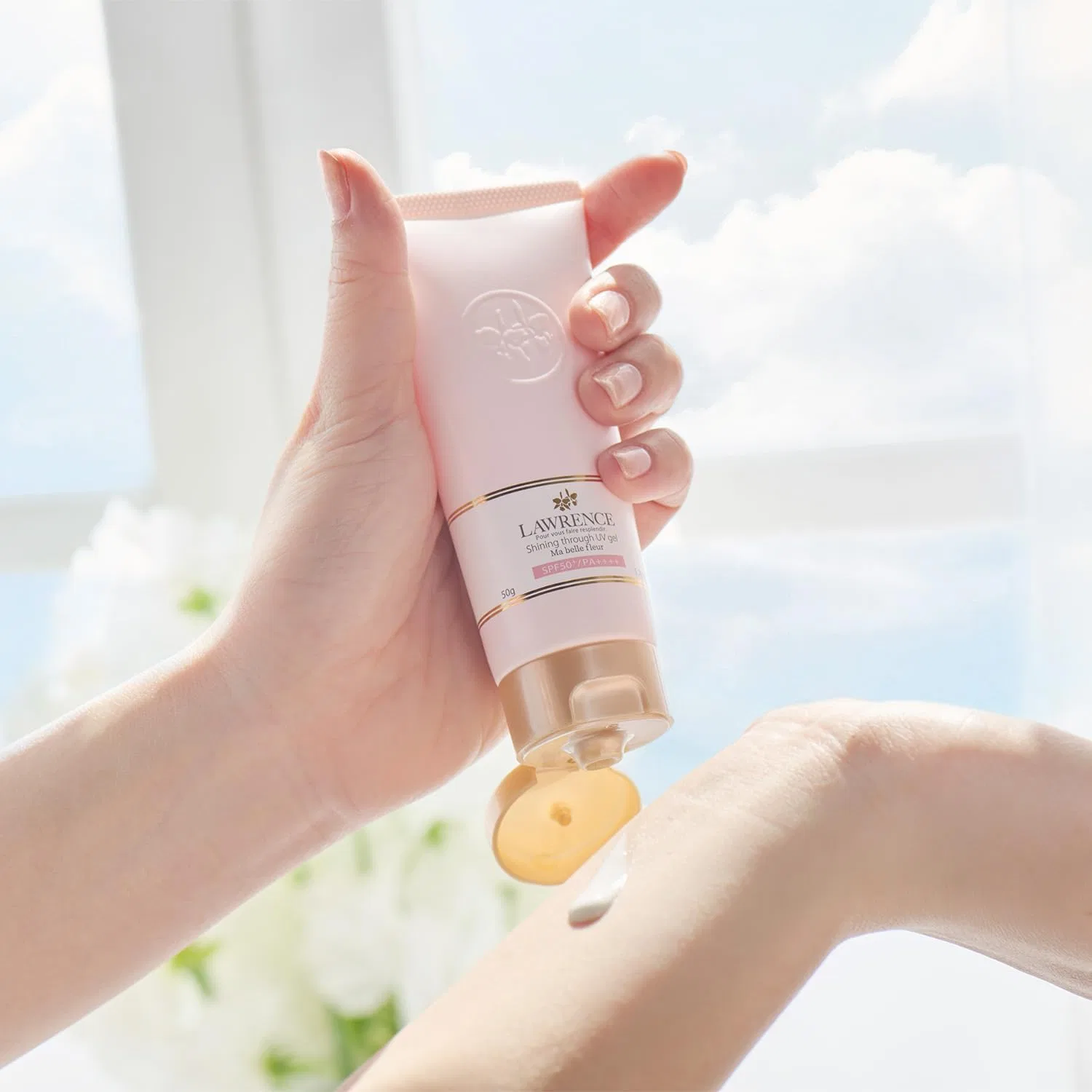 Солнцезащитный гель Lawrence Shining Through UV Gel Marvel Fleur SPF50+ PA++++ 50 г — фото 3