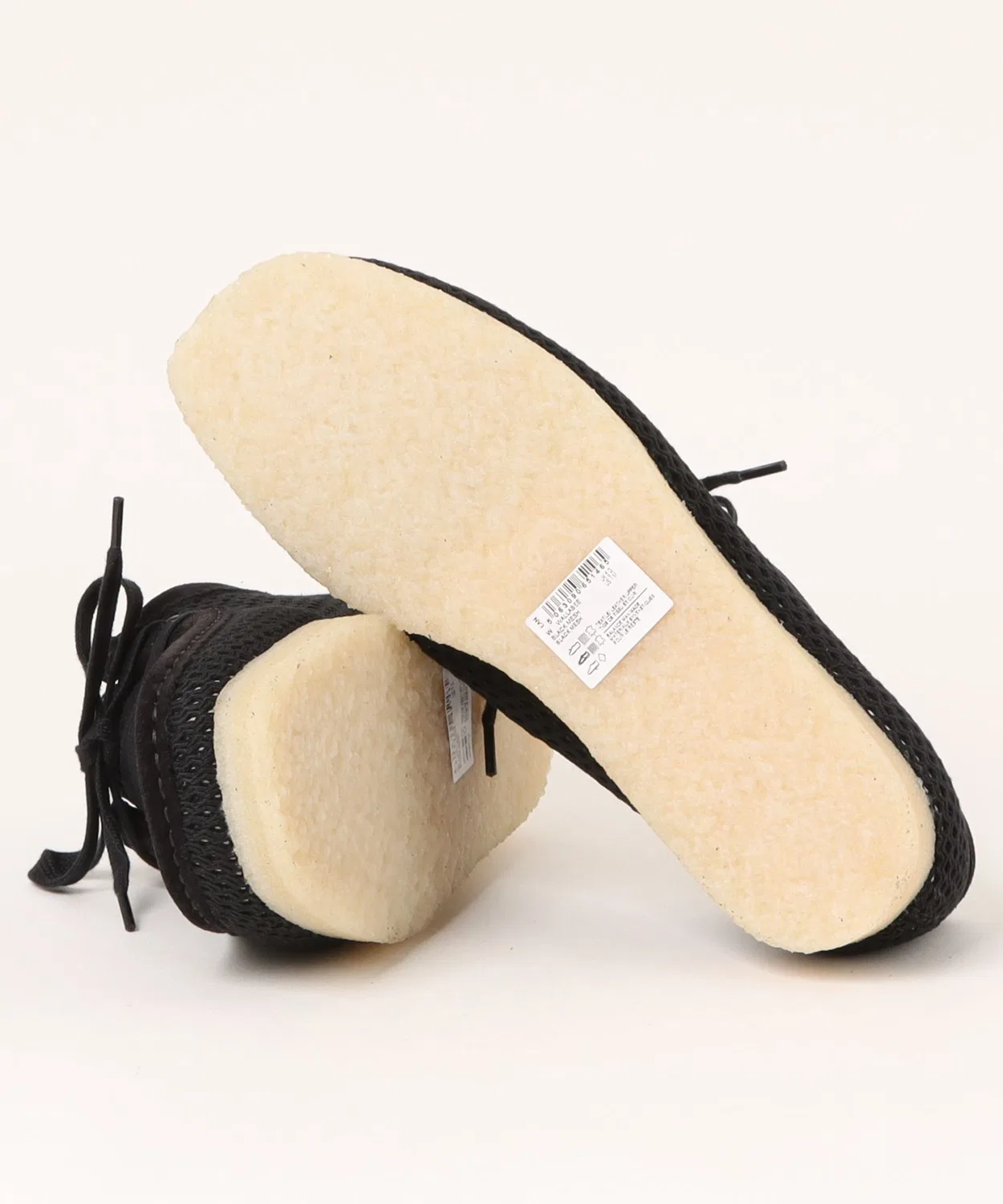 Кроссовки Wallabee Clarks из сетки на шнуровке черные — фото 3