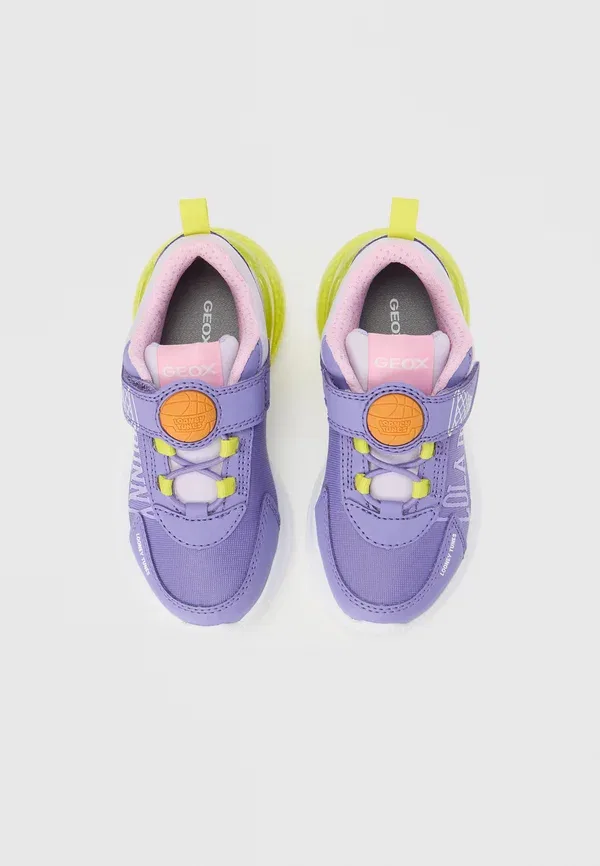 Кроссовки Geox Light up warner bros looney tunes activart illuminus trainers, фиолетовый/кислотно-зеленый — фото 4