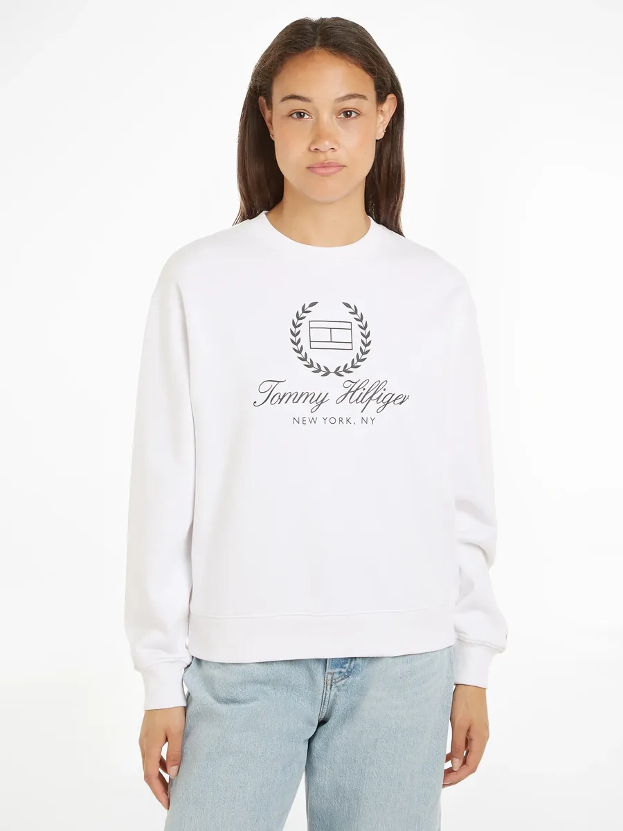 

Толстовка Tommy Hilfiger "REG FLAG SCRIPT CNK SWTSHRT" с логотипом на груди, белый