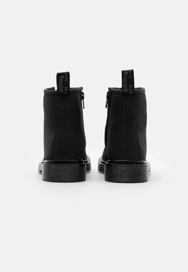Ботинки Dr. Martens 1460 Serena Mono Republic WP, водонепроницаемые, черные — фото 3