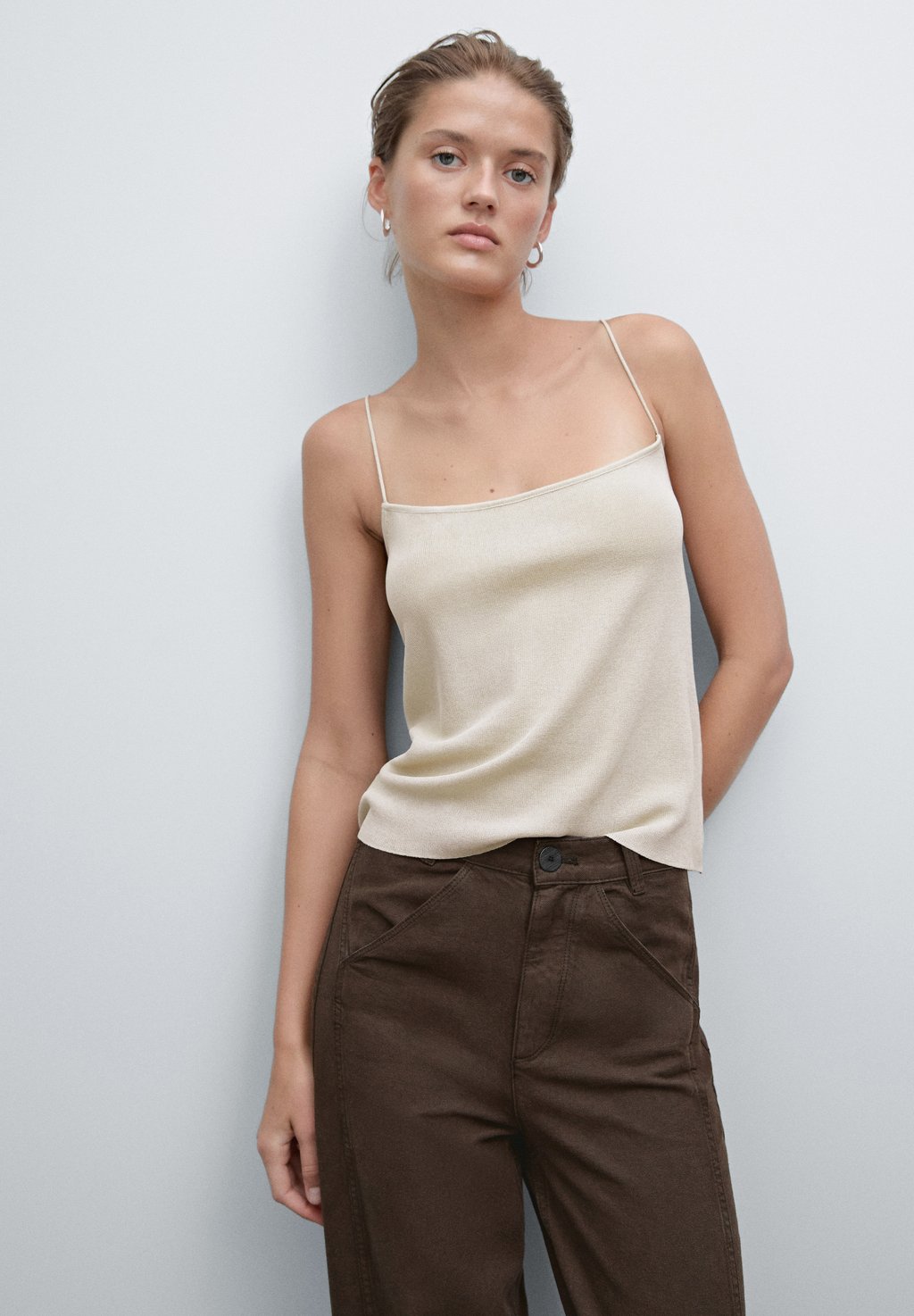 

Топ THIN STRAPPY TEXTURED Massimo Dutti, цвет Stone