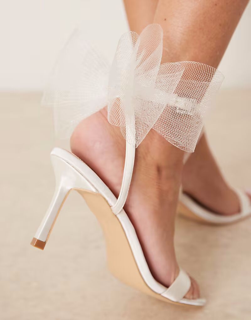 Босоножки Be Mine Bridal Dipika на каблуке-рюмочке с бантом из тюля цвета слоновой кости — фото 2