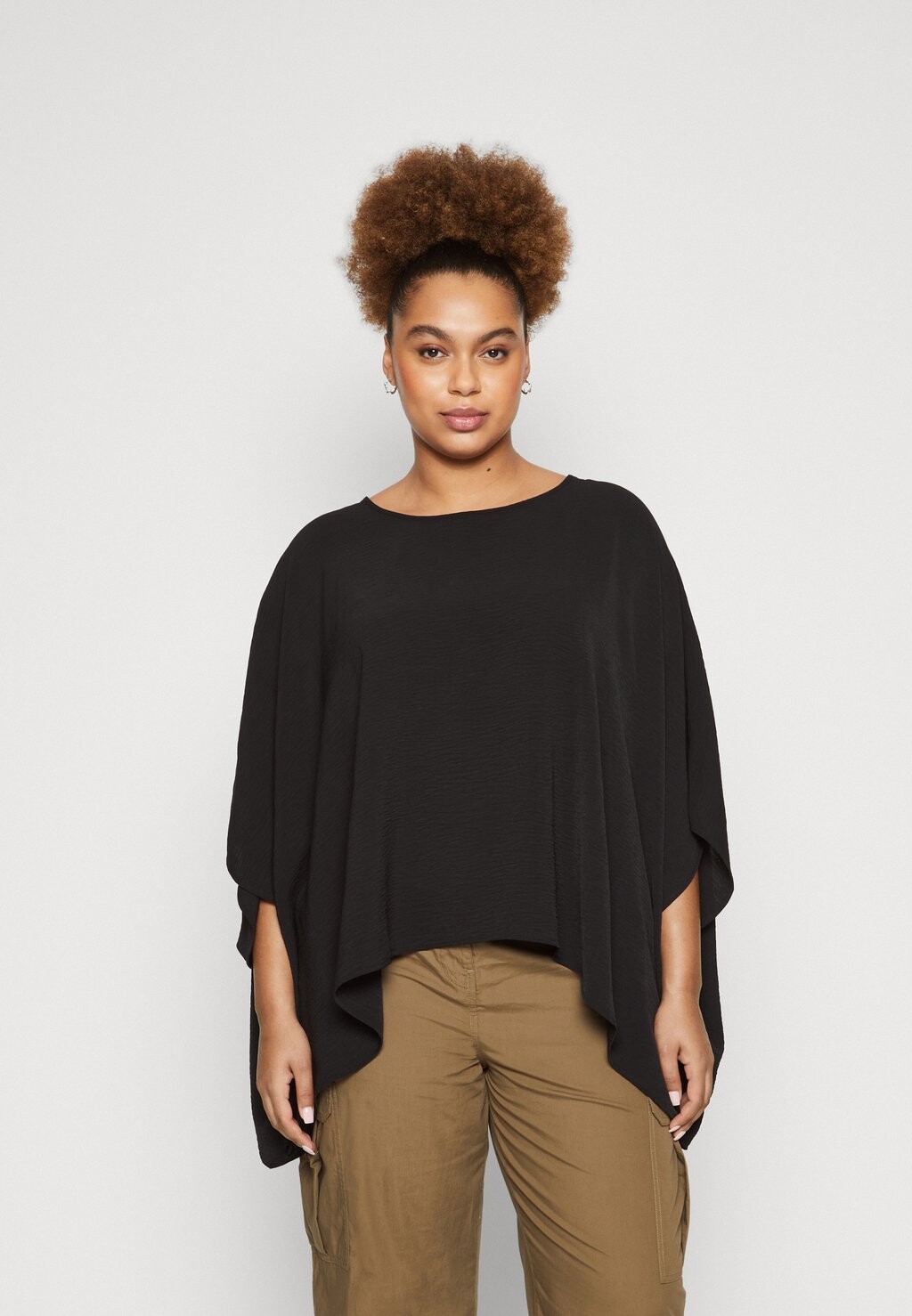 

Накидка VMALVA O NECK PONCHO Vero Moda Curve, цвет black