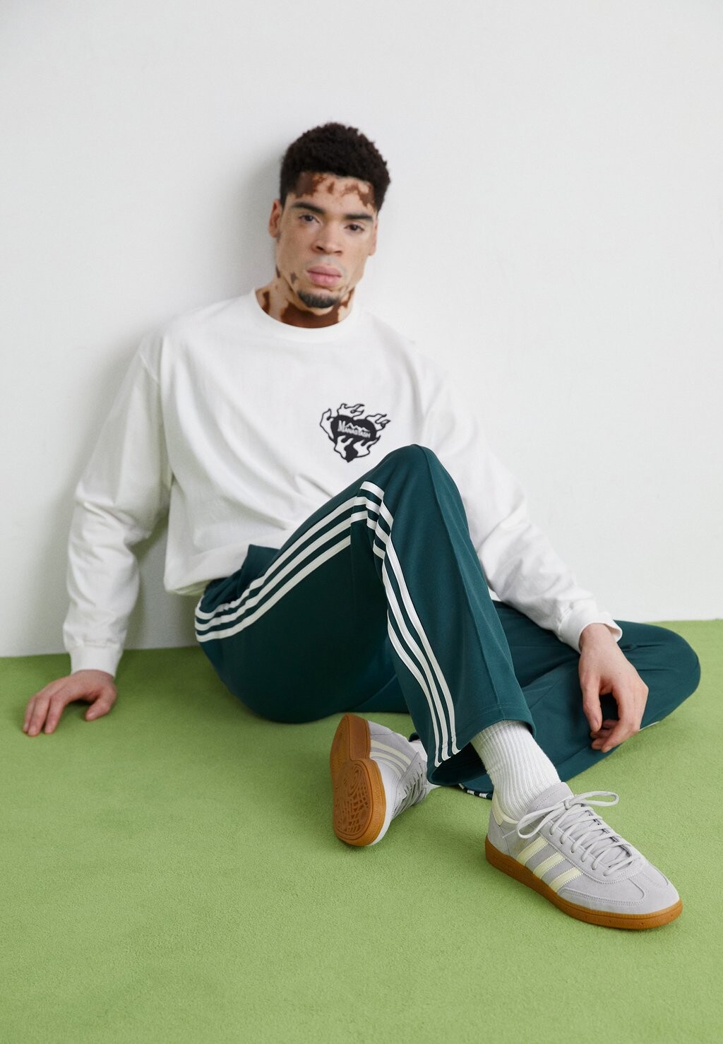 

Спортивные брюки 70S adidas Originals, темно-зеленый
