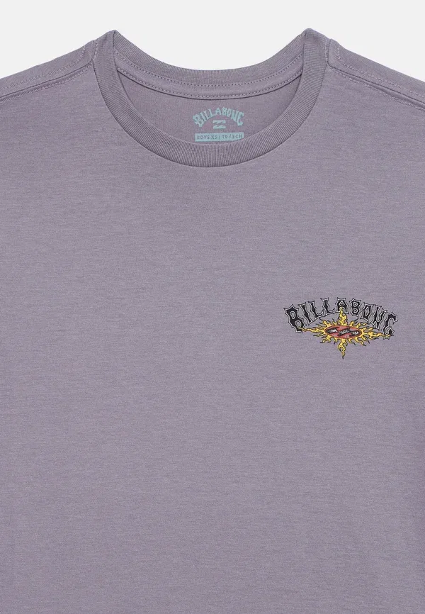 Футболка с принтом Burn Out Tee Billabong, фиолетовый пепел — фото 3