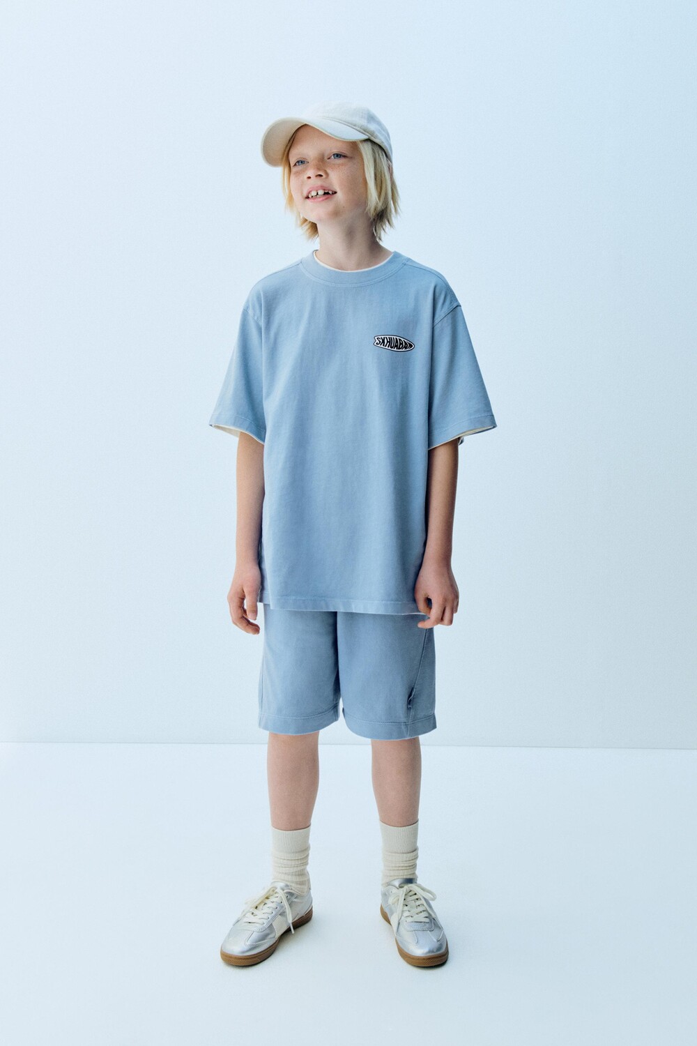 

Футболка garment dye и шорты-бермуды комбинированные ZARA, средне-синий