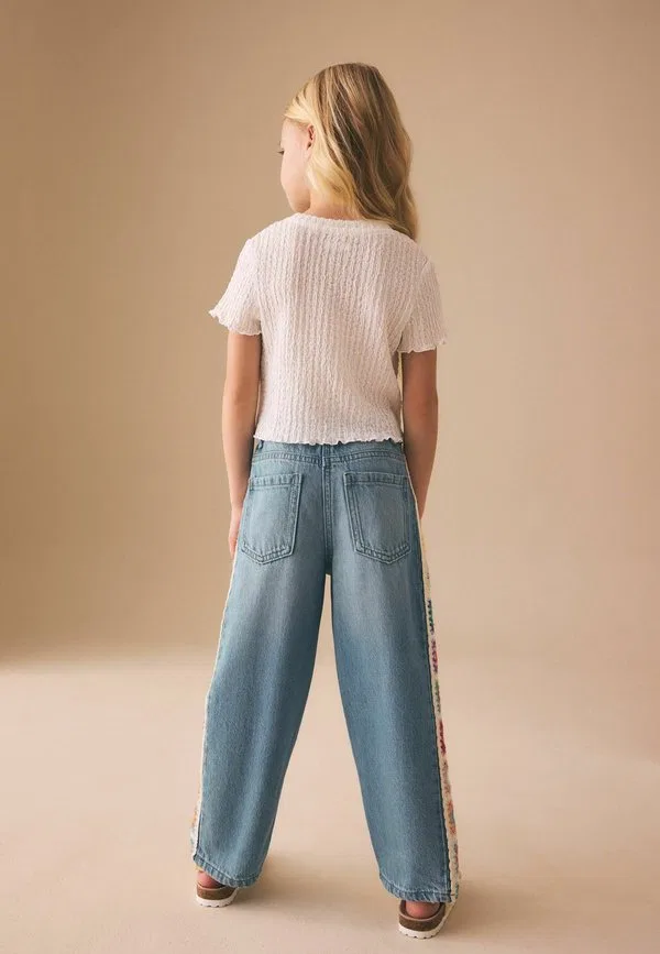 Джинсы свободного кроя с вышитой боковой лентой Next, Blue Denim — фото 2