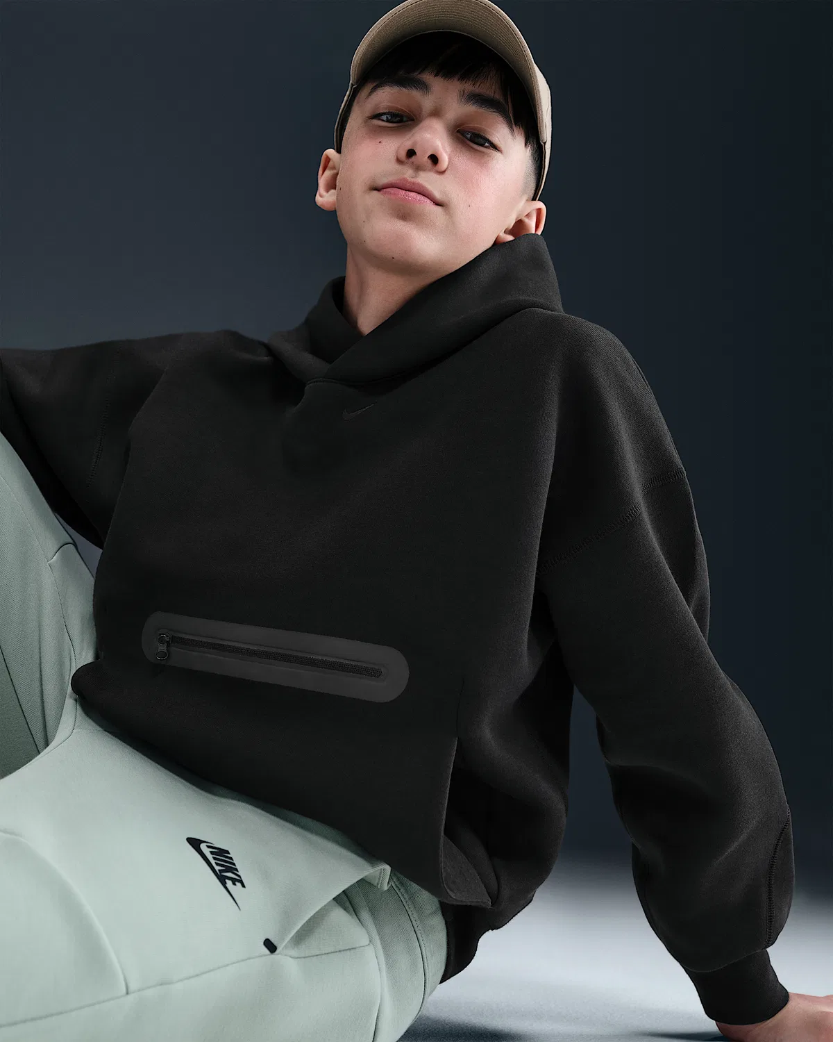 Детская (мальчиковая) оверсайз худи Nike Sportswear Tech Fleece, Black/Black — фото 3