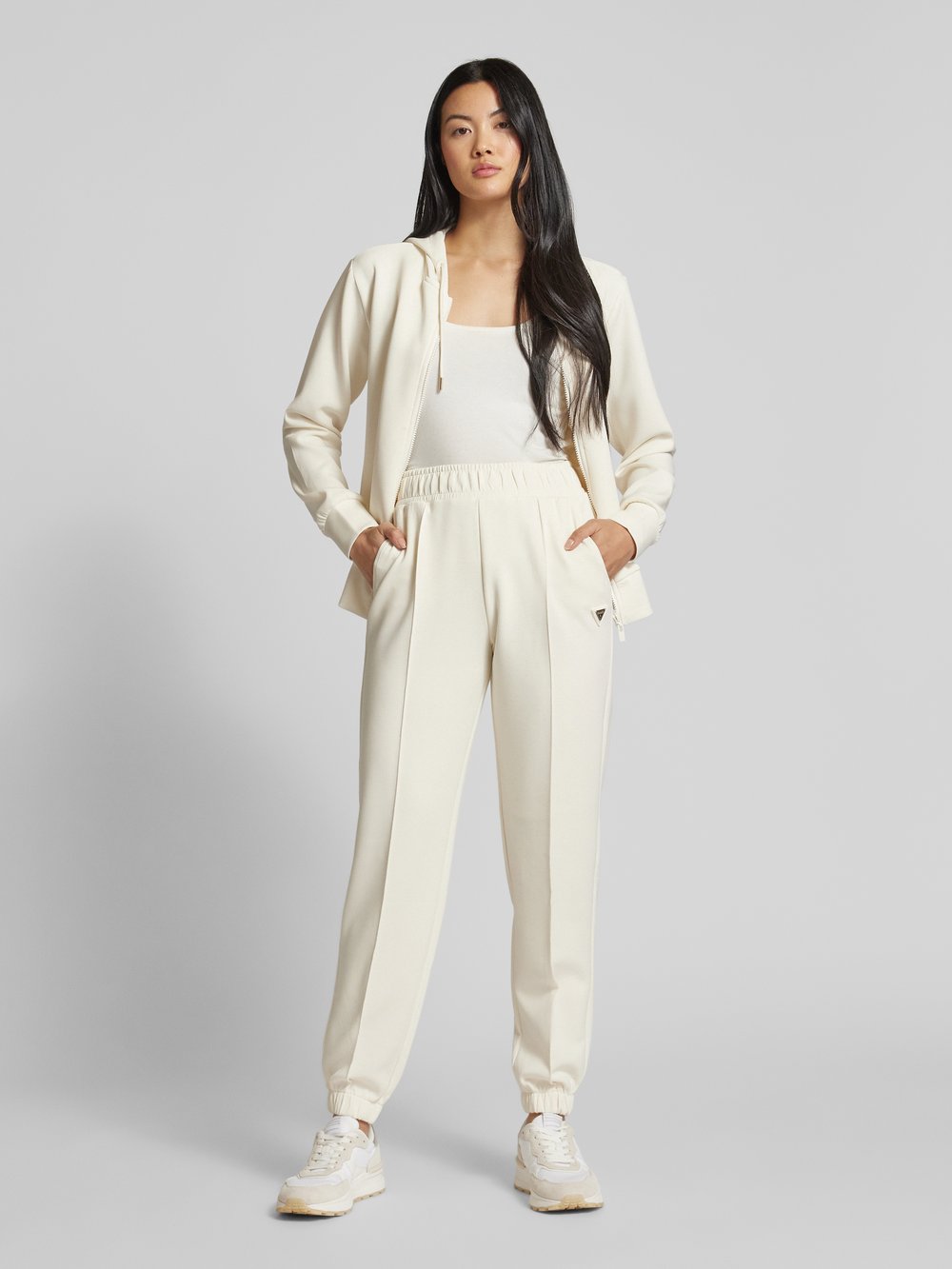 

Спортивные штаны с этикеткой, модель «OLYMPE» Guess Activewear, экрю