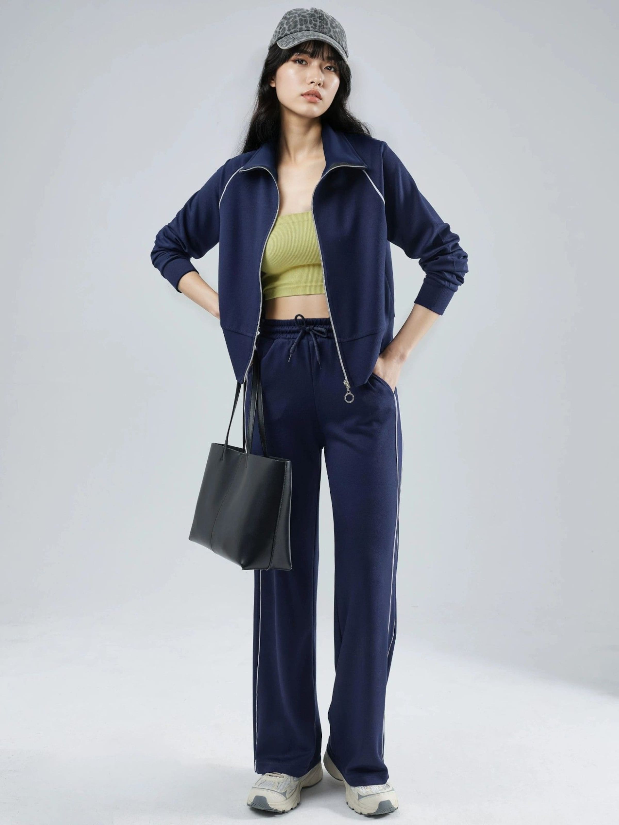 

Hiccup Спортивный костюм в цвете Marine Blue