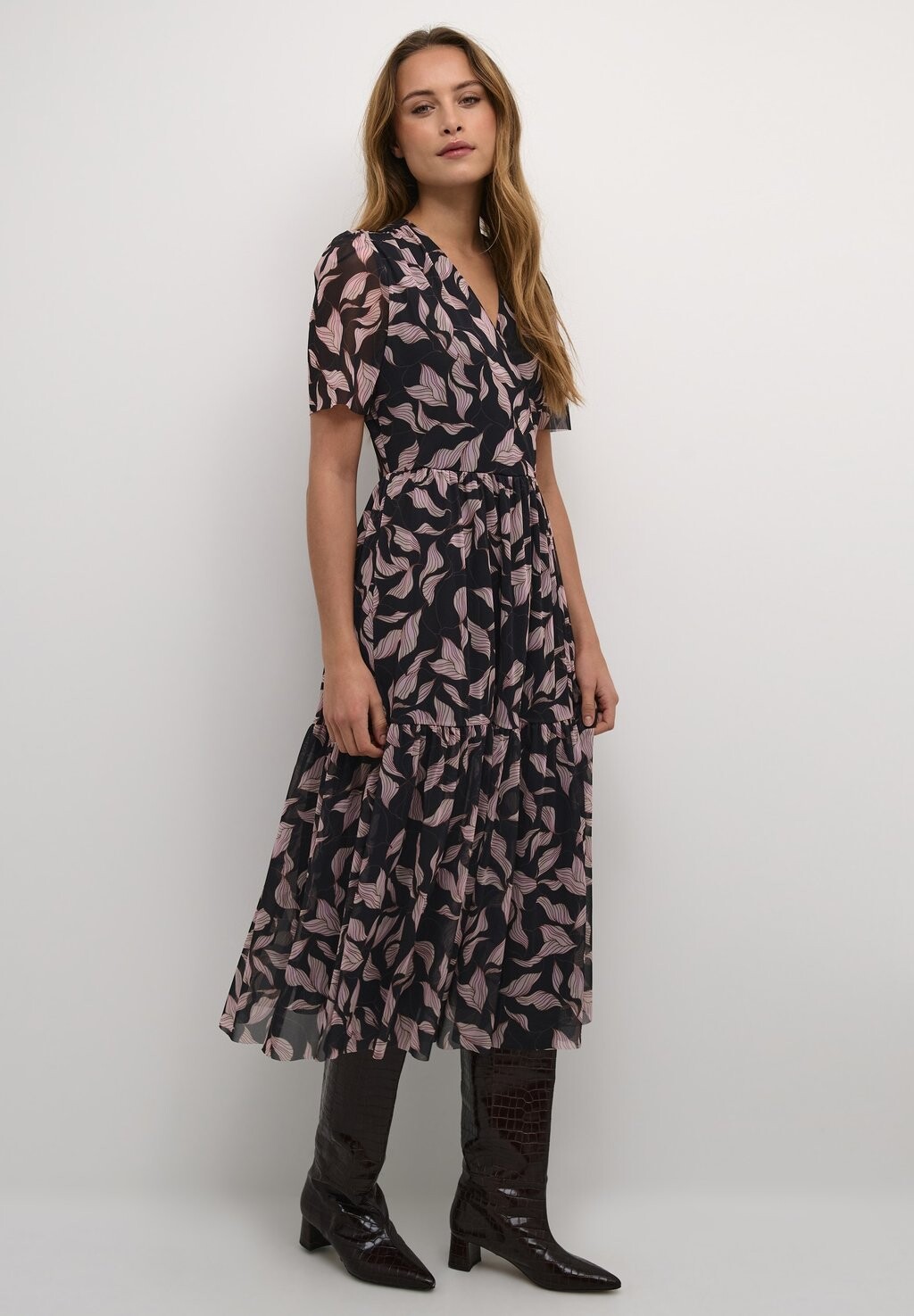 

Платье летнее Slaldora Soaked in Luxury, цвет black leaves
