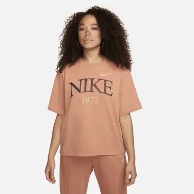 

Футболка Nike Sportswear Classic, цвет Terra Blush