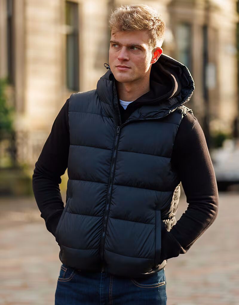 

Утепленный жилет с капюшоном черного цвета French Connection