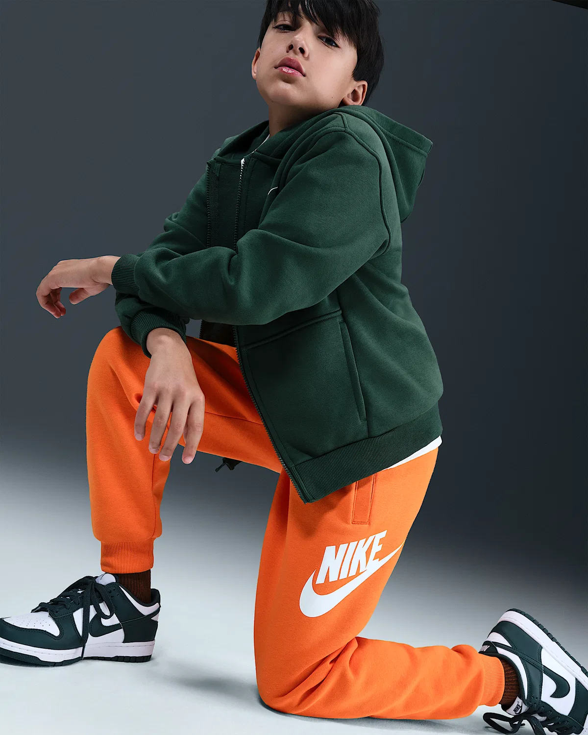 Джоггеры Nike Club Fleece для старших детей, Bright Ceramic/White — фото 4