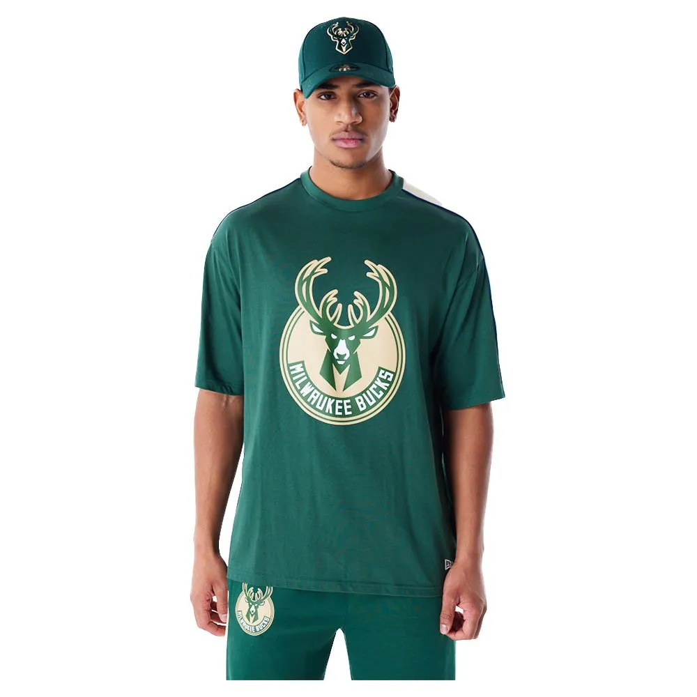 

Футболка New Era NBA Panel Milwaukee Bucks, зеленый