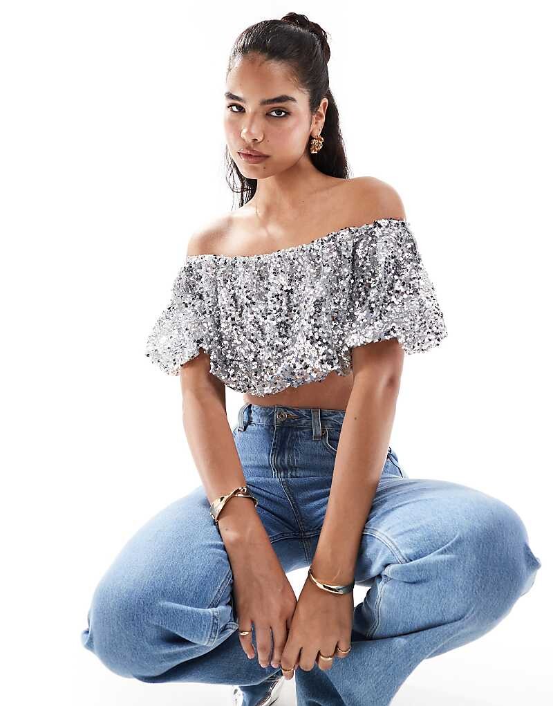 

ASOS DESIGN – Топ серебристого цвета с объемным подолом и пайетками
