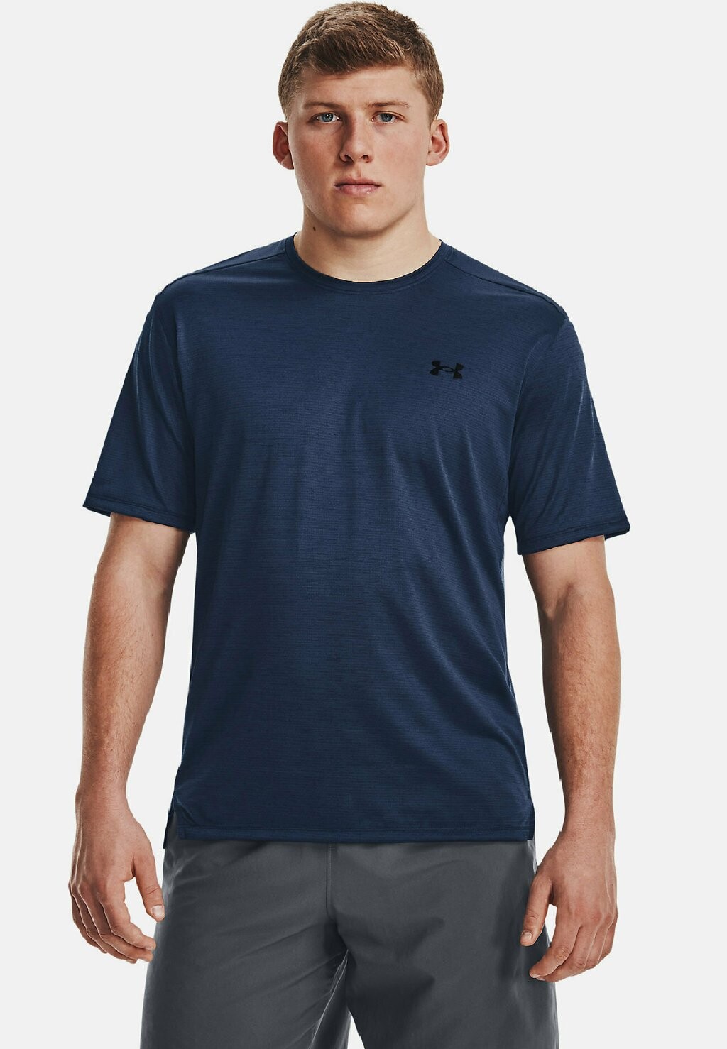 

Спортивная футболка TECH VENT Under Armour, академия