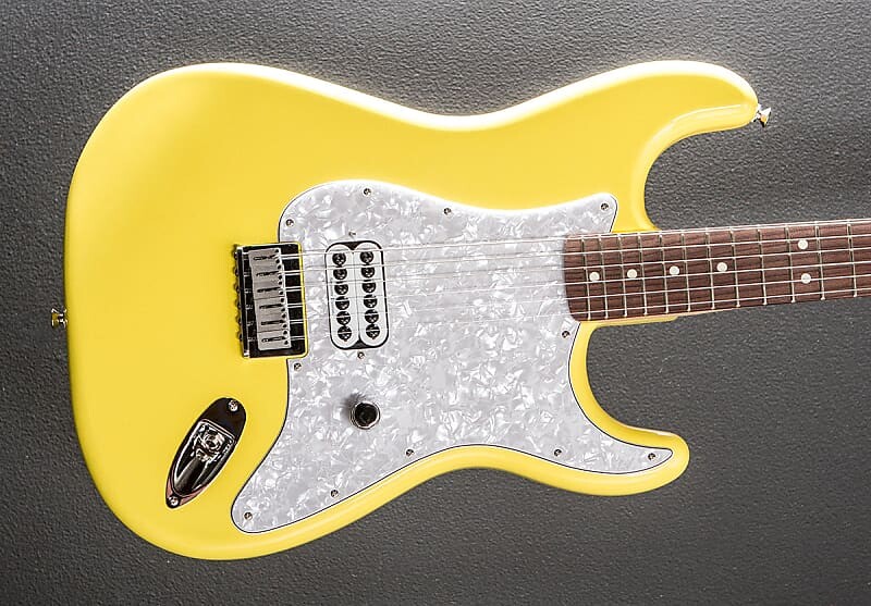 

Электрогитара Fender Limited Edition Tom DeLonge Stratocaster - Graffiti Yellow