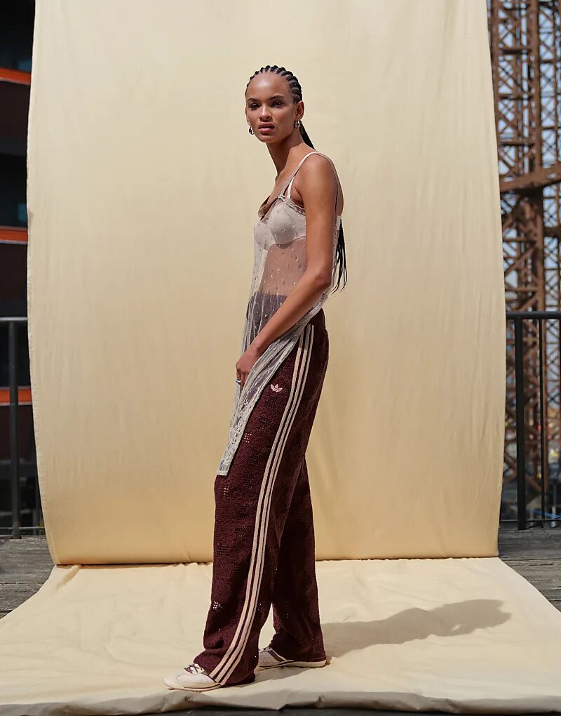 

Вязаные спортивные штаны adidas Originals x ASOS коричневого цвета