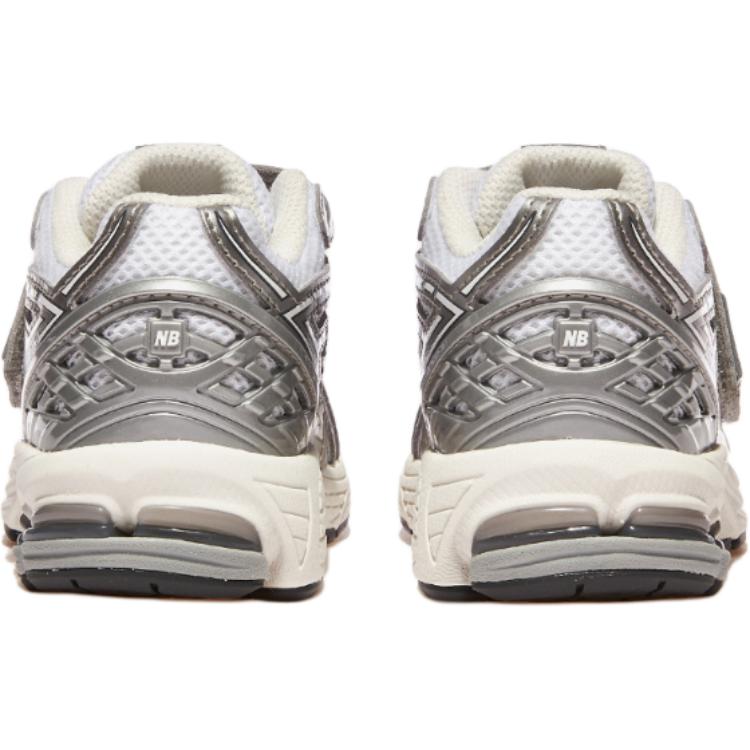 Низкие детские беговые кроссовки White Silver для детей 3-7 лет New Balance — фото 2