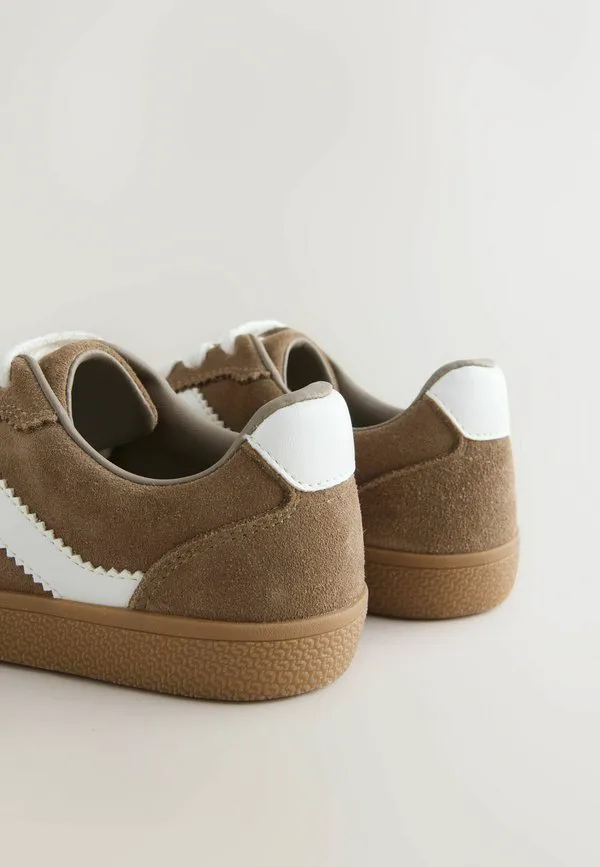 Кроссовки на шнуровке стандартного кроя для повседневной носки Next, Brown Suede — фото 4