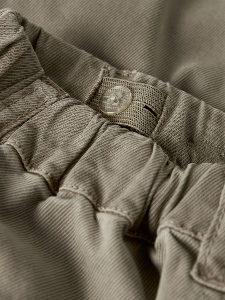Детские брюки-карго Name it Boys' Cargo Pants NMMBEN TAP CARGO TWI PANT 8950-PO цвета шиншиллы — фото 4