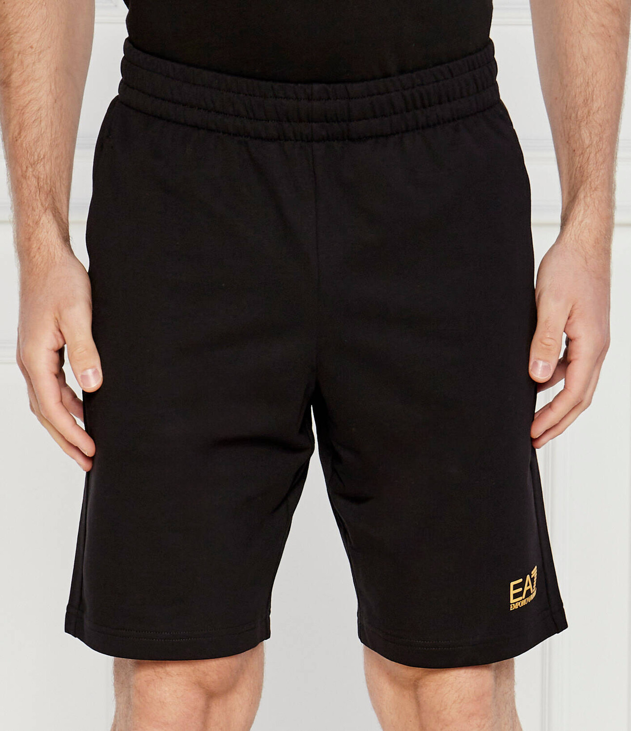 

Спортивные шорты EA7 Regular Fit, черный