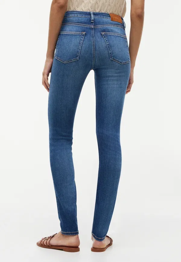 Джинсы скинни фит Tommy Hilfiger, модель Katy Mid, цвет синий — фото 3