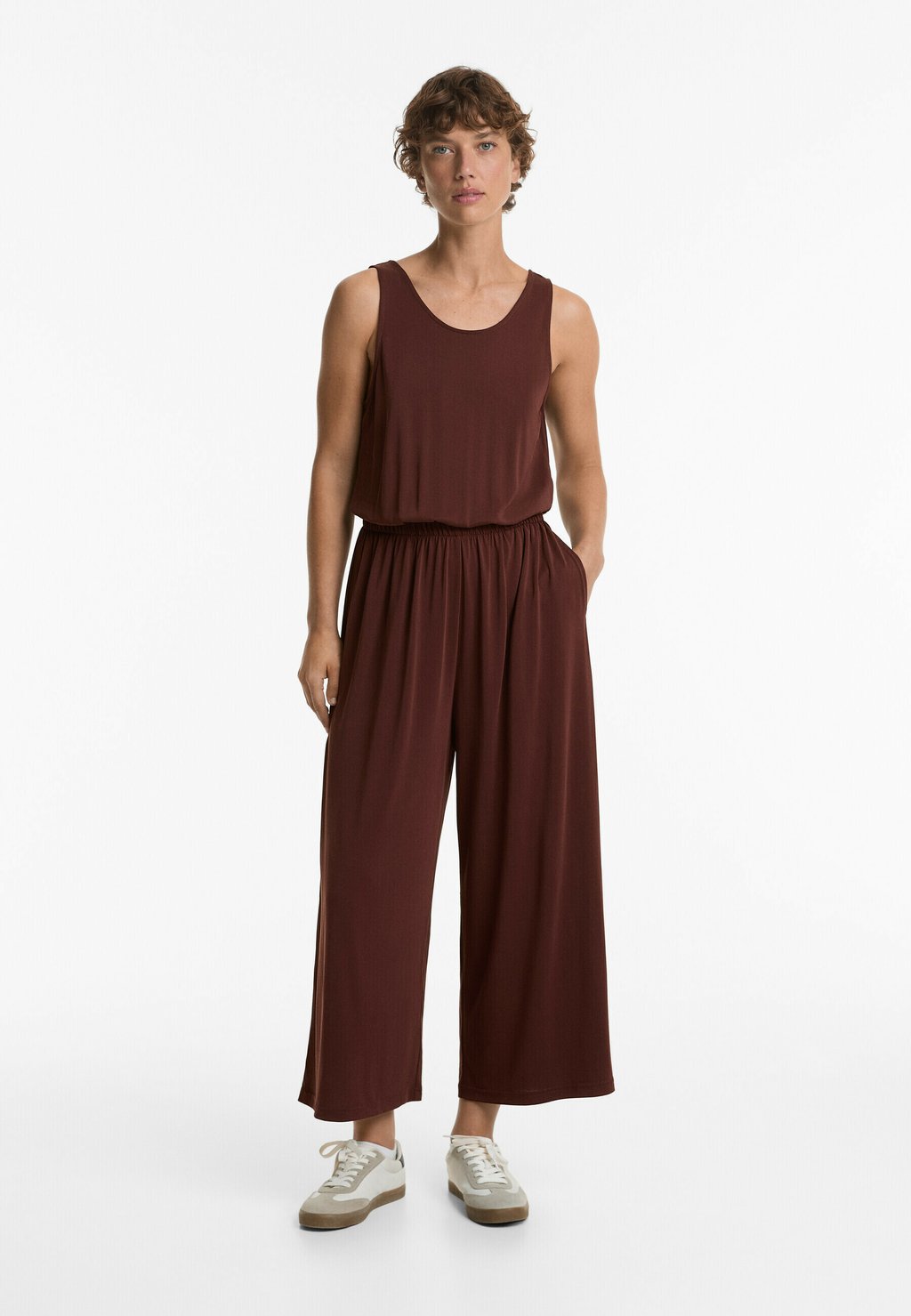 

Комбинезон FLOATY CROSSOVER BACK MIDI OYSHO, цвет Mottled Brown