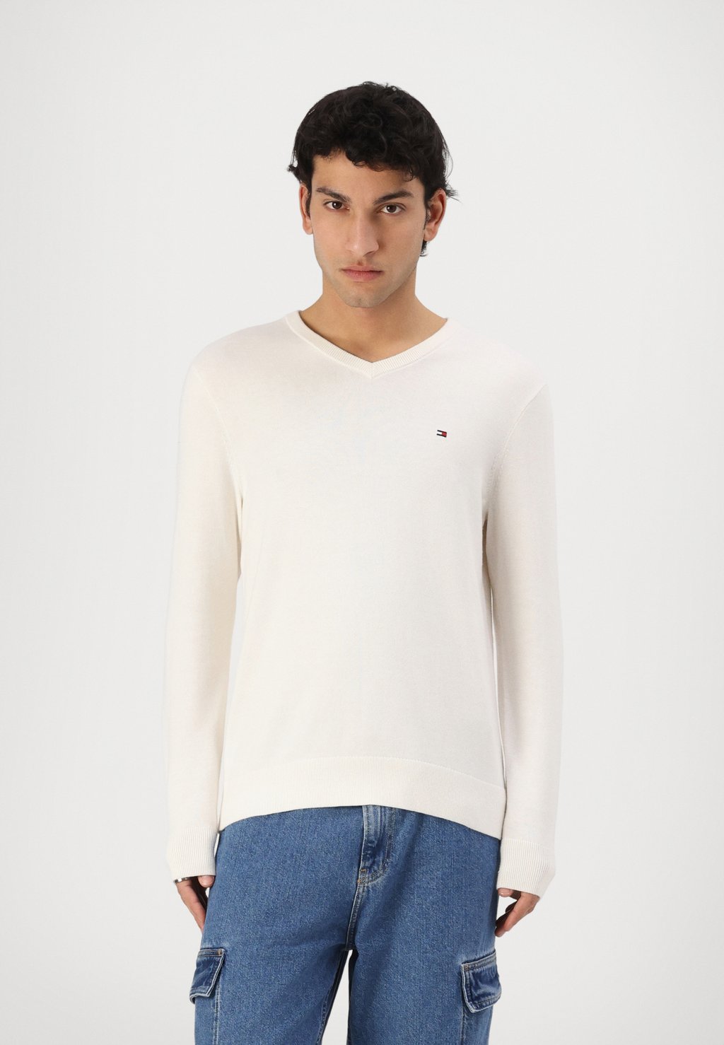 

Свитер ESSENTIAL V NECK Tommy Hilfiger, слоновая кость
