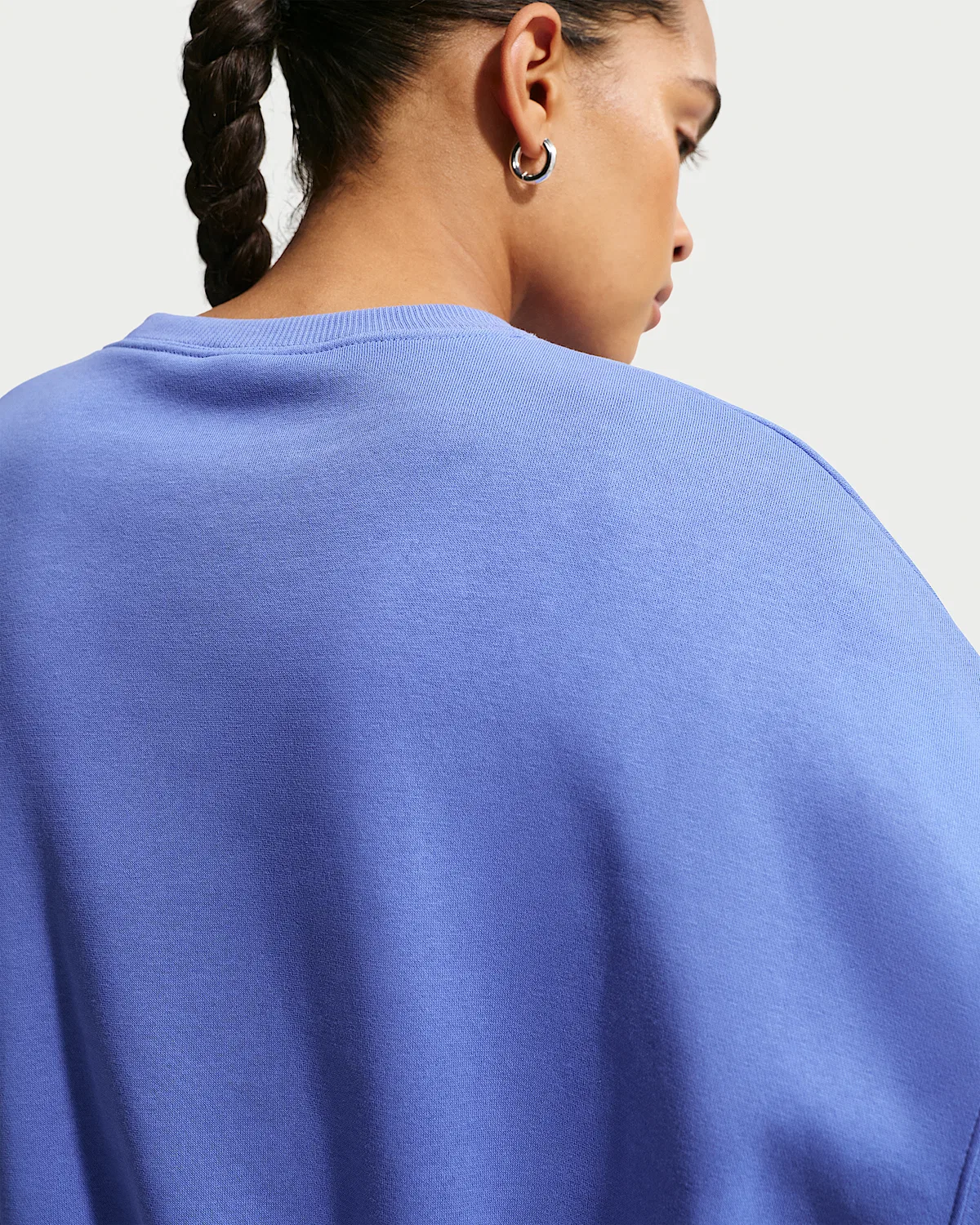 Женский оверсайз-свитшот с круглым вырезом Nike Sportswear Phoenix Fleece, Light Medium Blue/Sail — фото 2