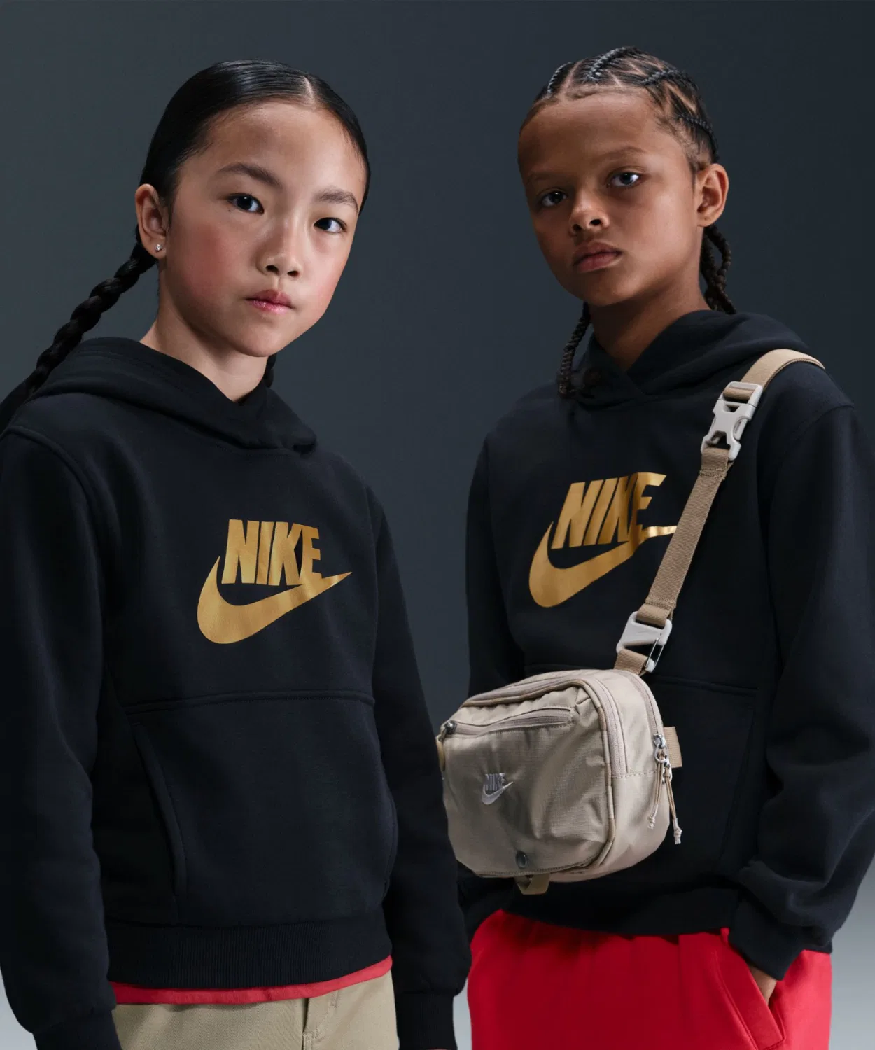 Детская толстовка Nike Club Fleece Hoodie с капюшоном, чёрная — фото 4