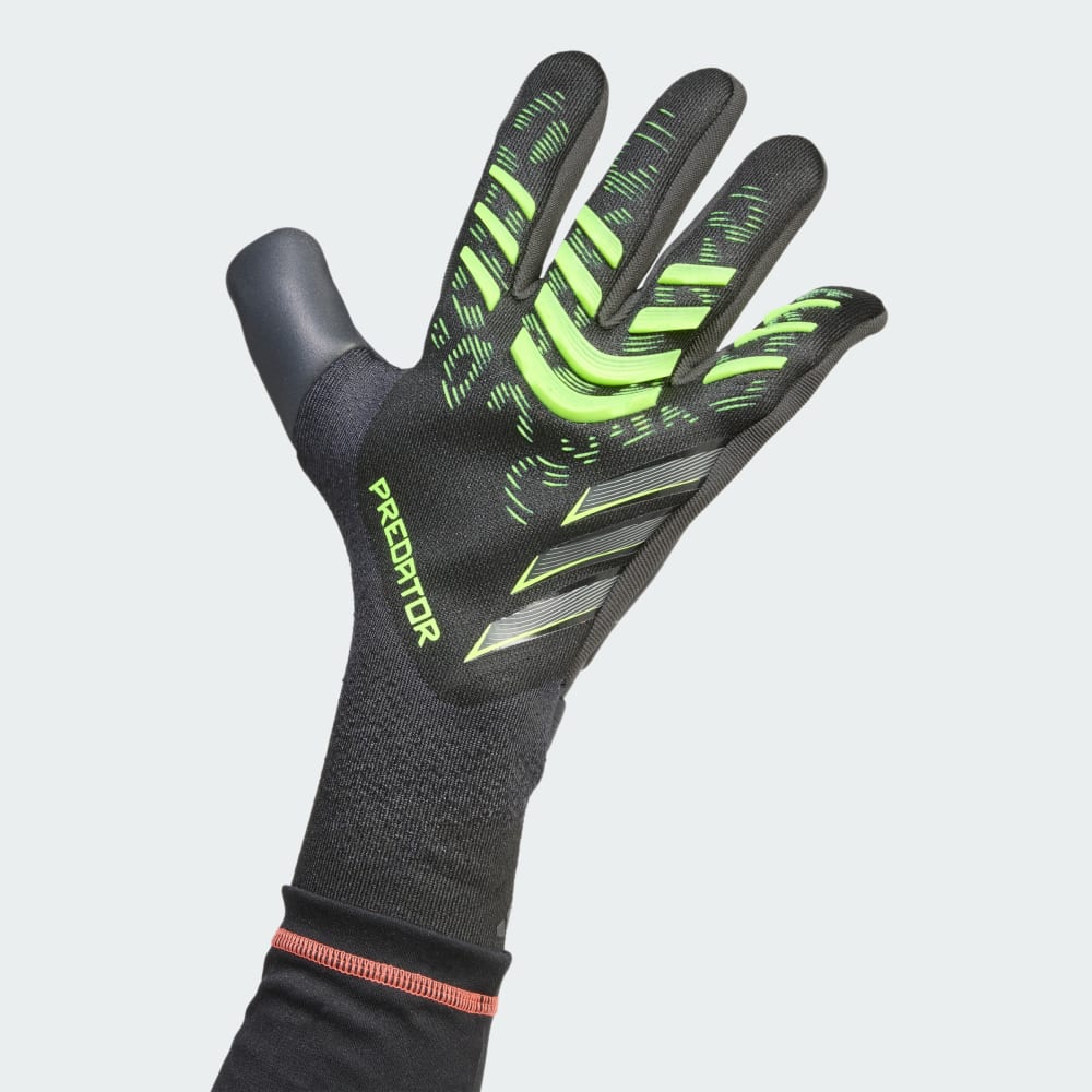 

Футбольные перчатки Adidas Predator Pro Goalkeeper Gloves, цвет Black/Carbon/Lucid Lemon