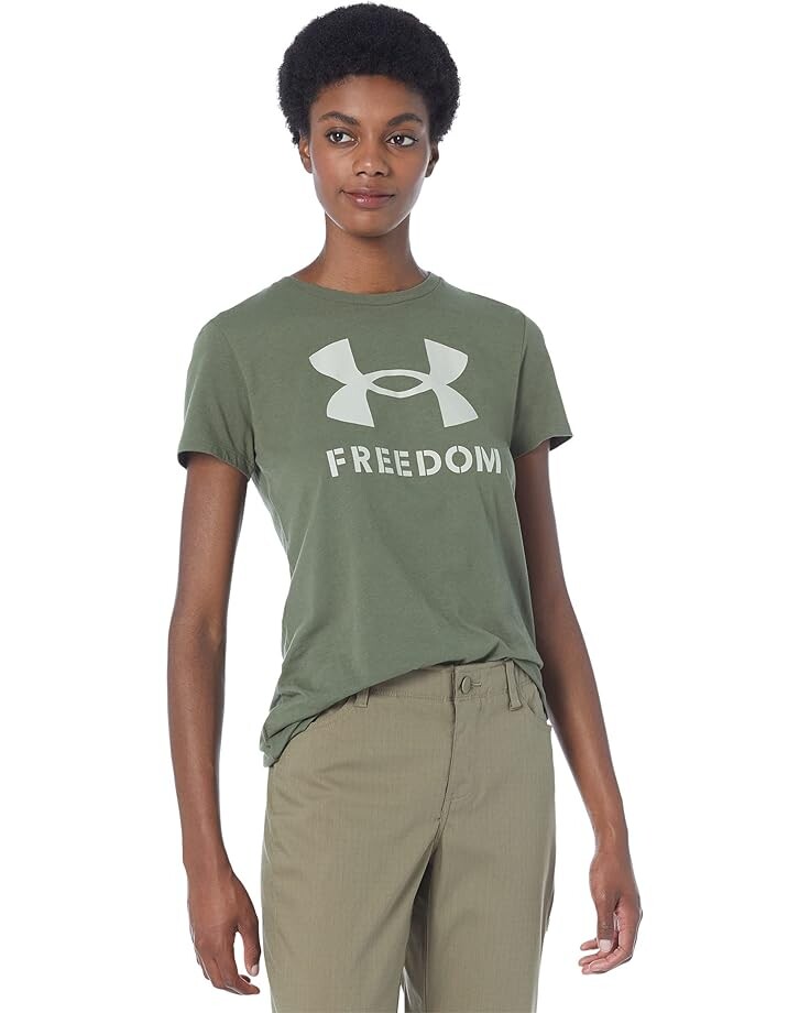 

Футболка Under Armour New Freedom Logo, цвет Marine OD Green/Desert Sand