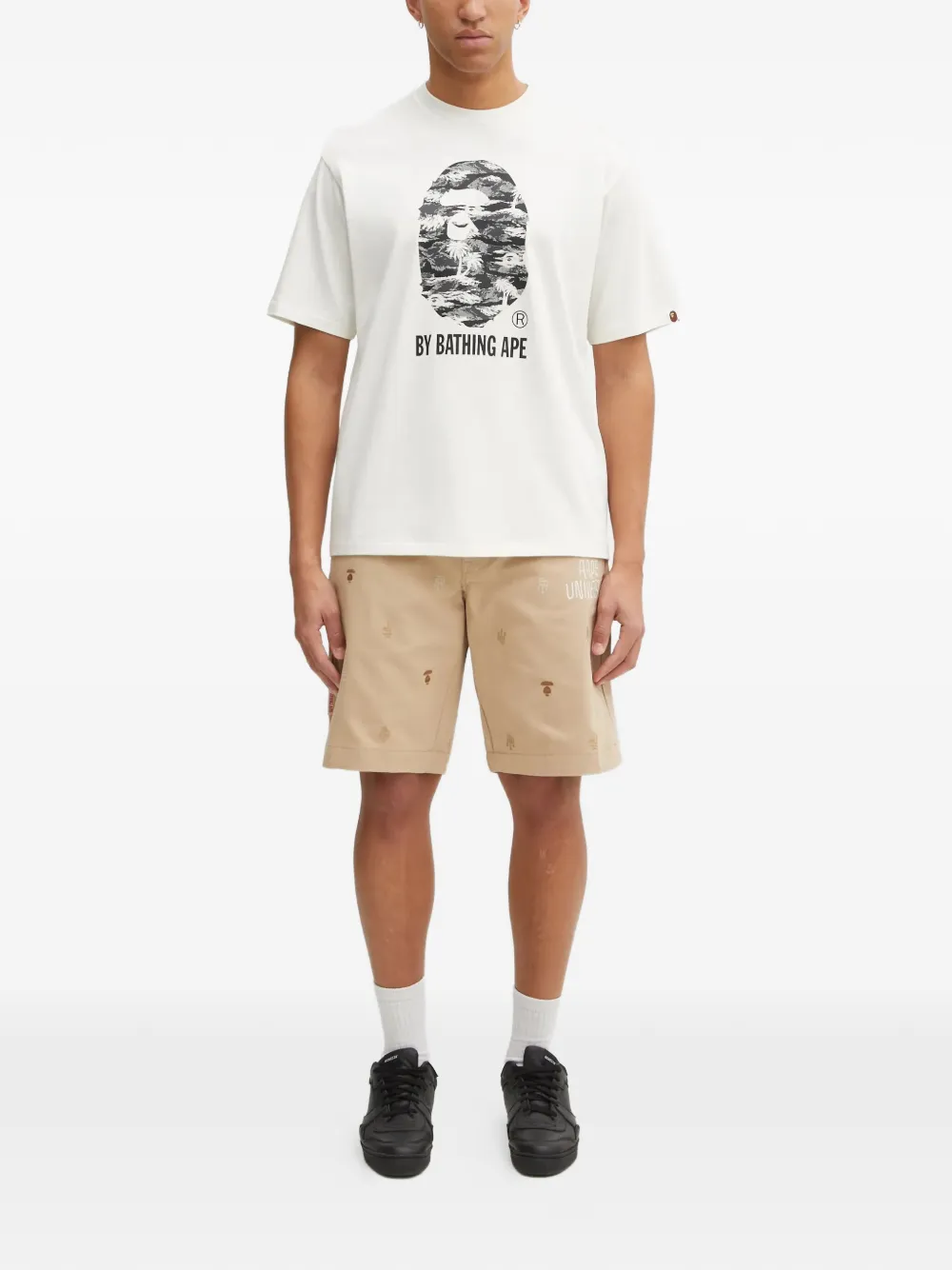 Футболка с принтом логотипа и камуфляжным узором "пальмовое дерево" A BATHING APE, бежевый — фото 2