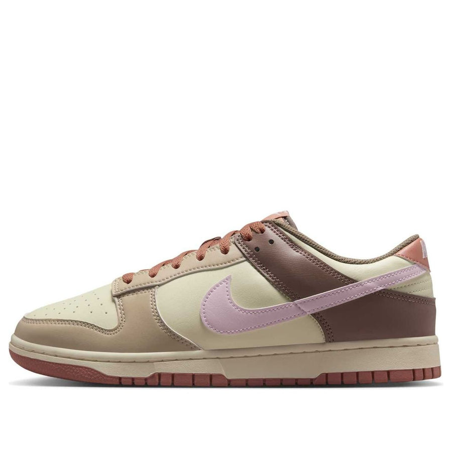 

Кроссовки Nike Dunk Low 'Desert Khaki Pink Foam', желто-коричневый