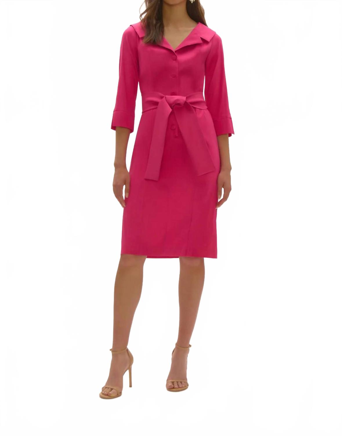 

Joseph Ribkoff Платье-футляр из эластичной тафты цвета герани с поясом-лентой