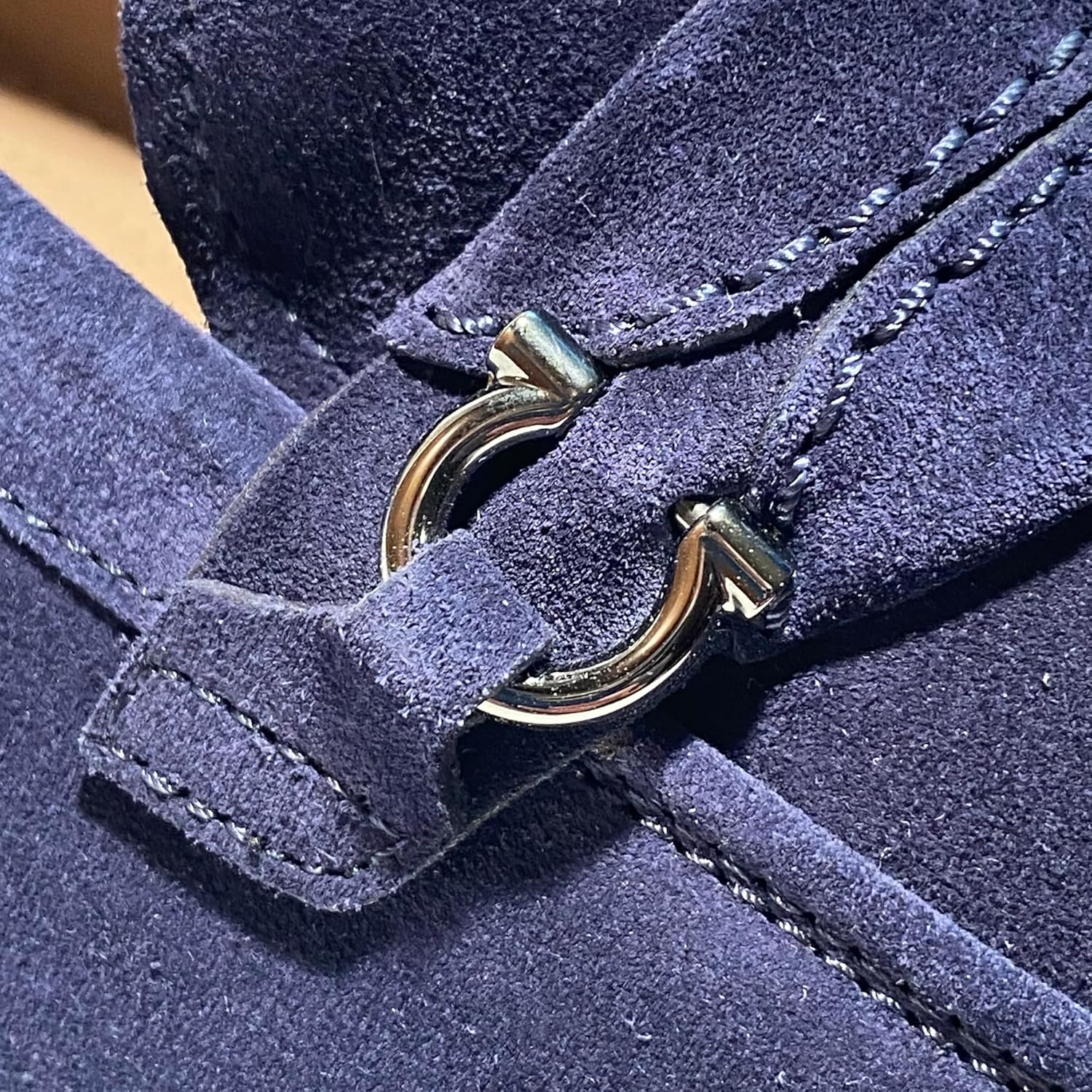 Мужские классические лоферы Ferragamo Gancini RAION Bit темно-синего цвета (BLU Garson) из замшевой кожи (Salvatore) — фото 3
