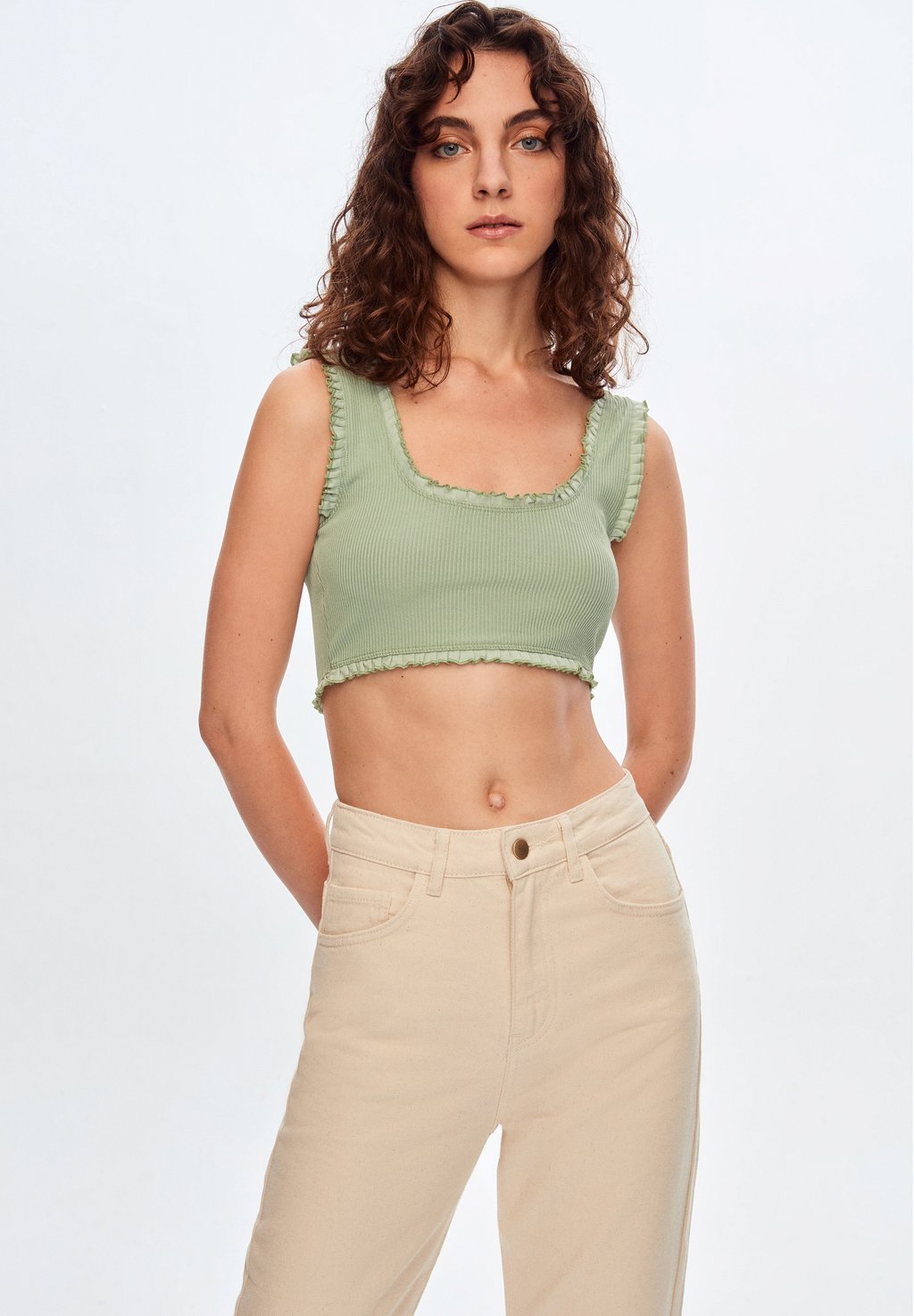 

Топ ROUND NECK RUFFLE CROP adL, зеленый