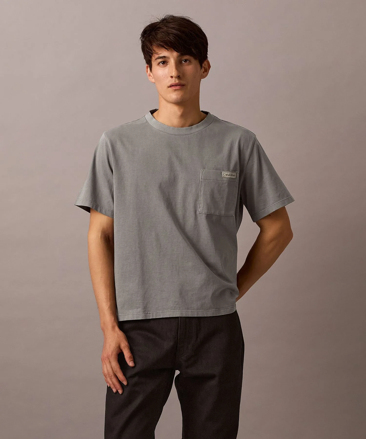 Унисекс футболка Calvin Klein с минеральным крашением, укороченная, серая