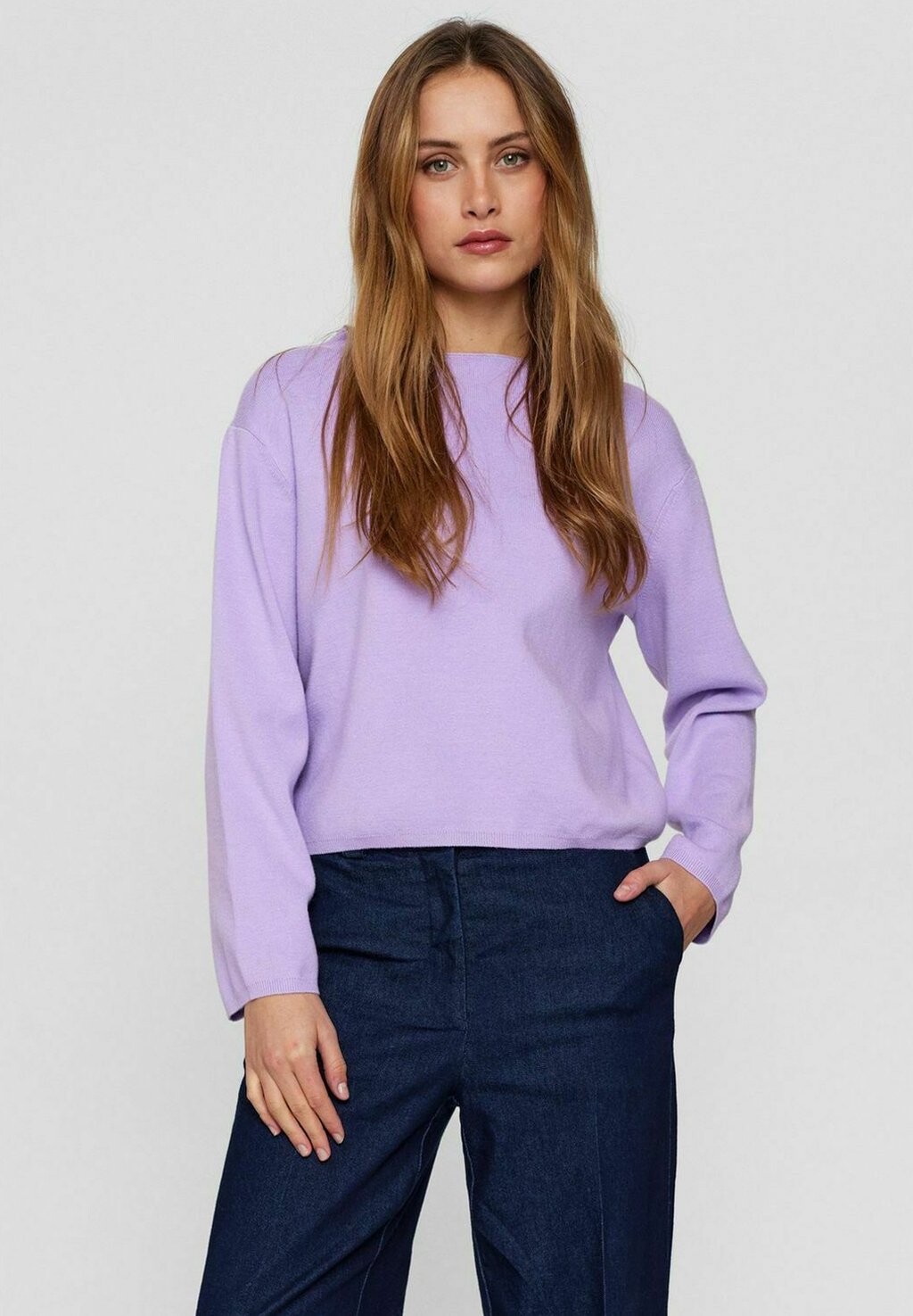 

Свитер вязаный NUCARMA CROP Nümph, цвет lilac breeze